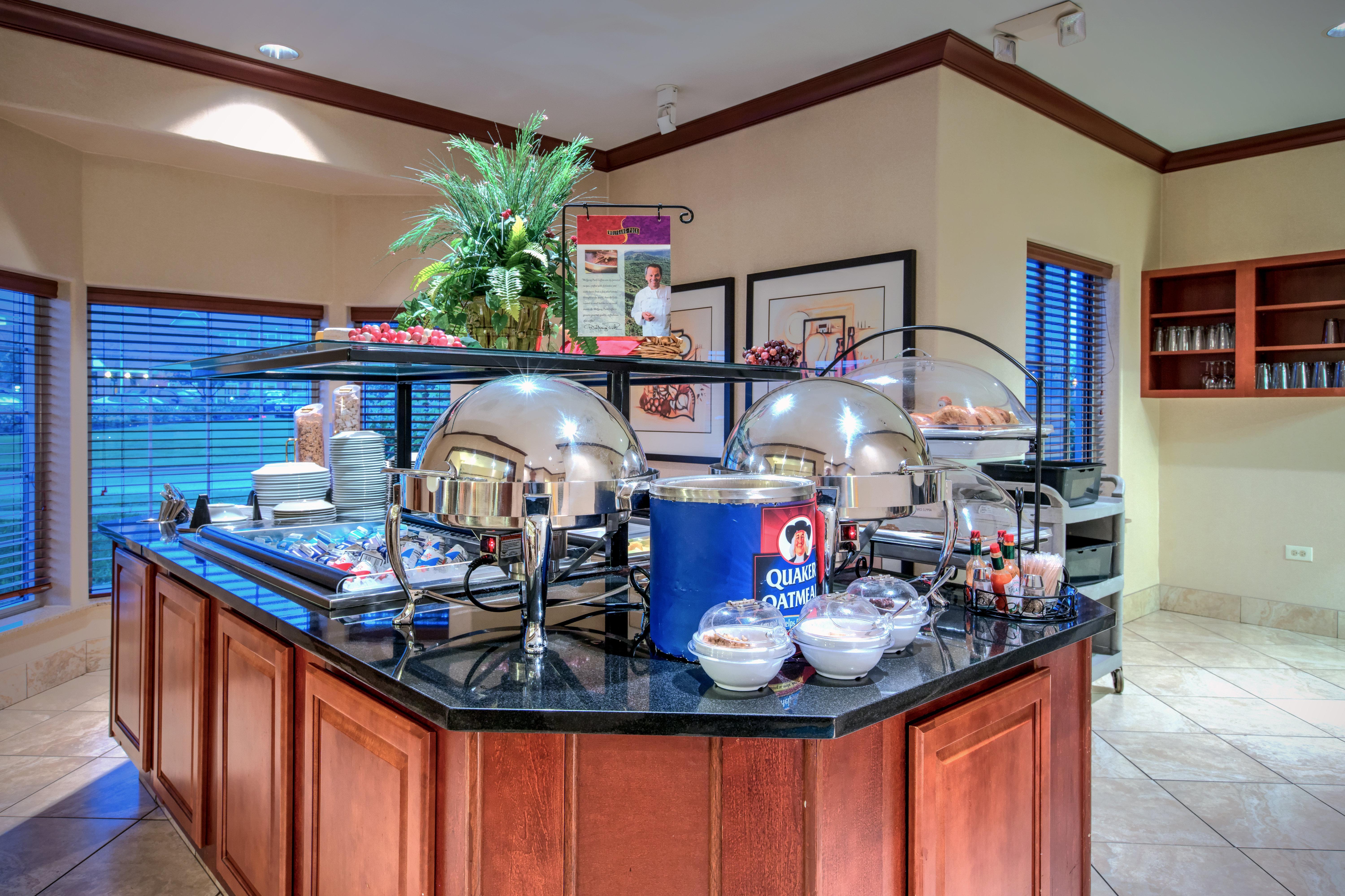 Staybridge Suites Rockford By Ihg Εξωτερικό φωτογραφία