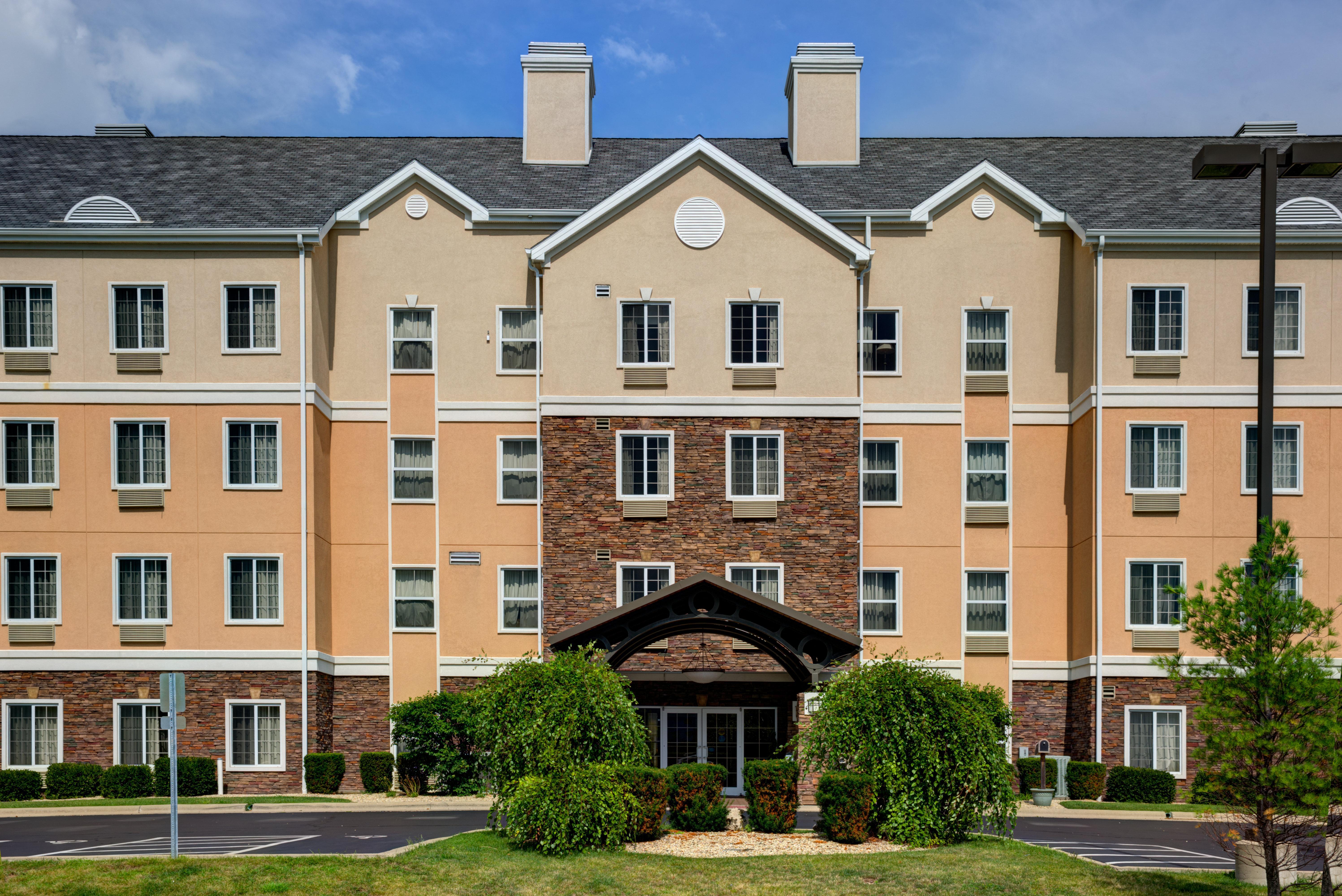 Staybridge Suites Rockford By Ihg Εξωτερικό φωτογραφία