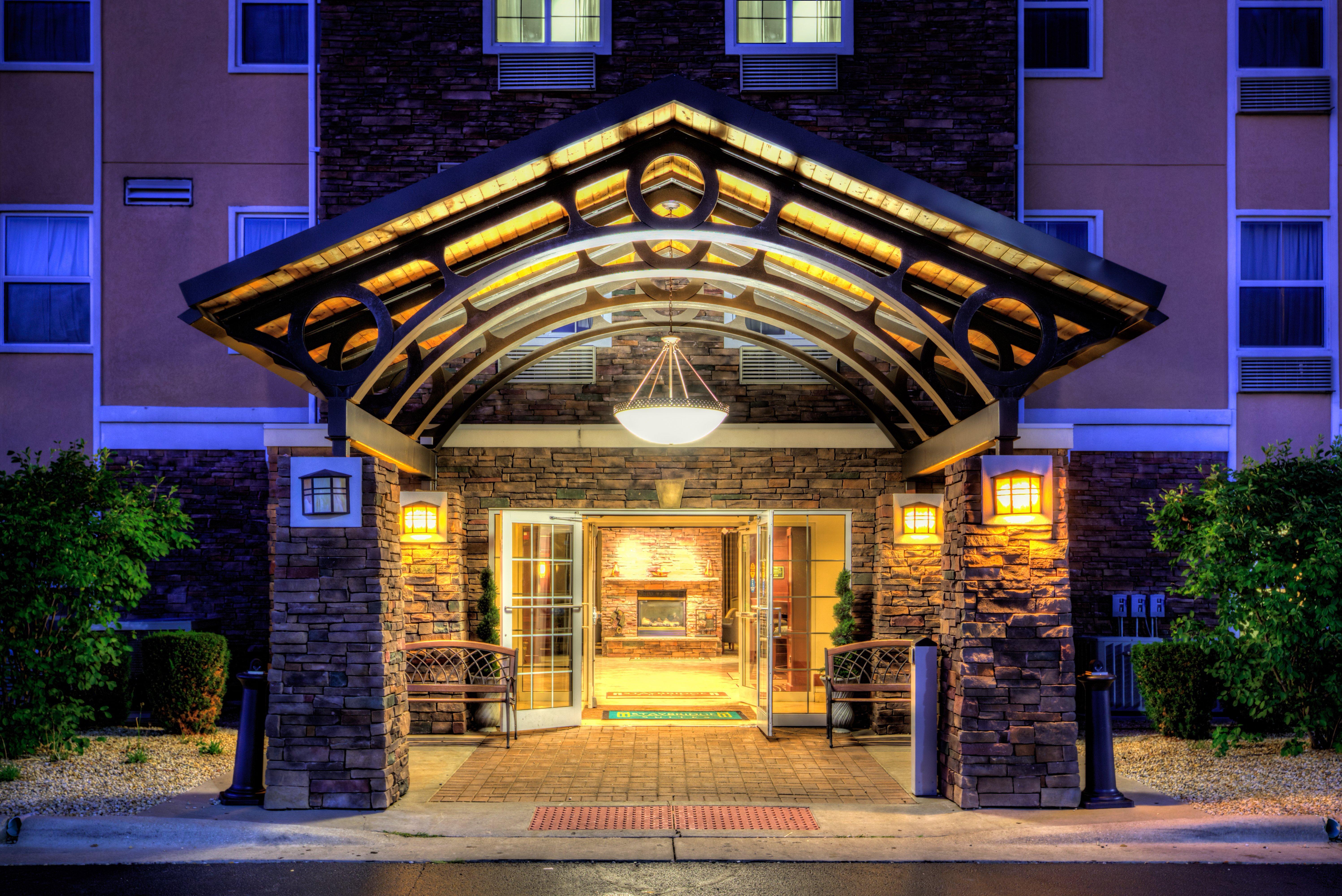 Staybridge Suites Rockford By Ihg Εξωτερικό φωτογραφία