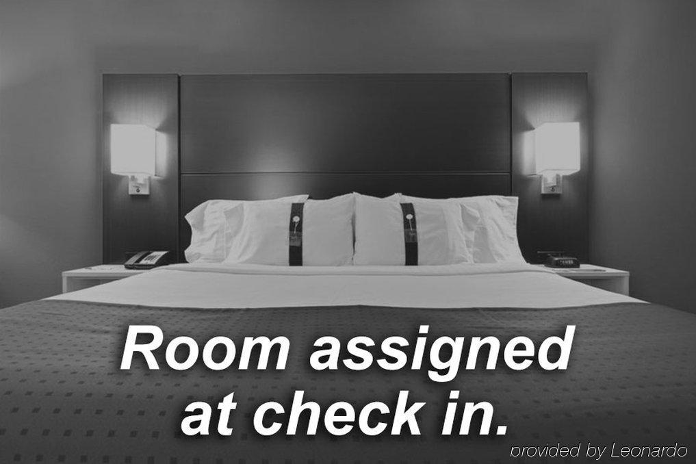Staybridge Suites Rockford By Ihg Εξωτερικό φωτογραφία