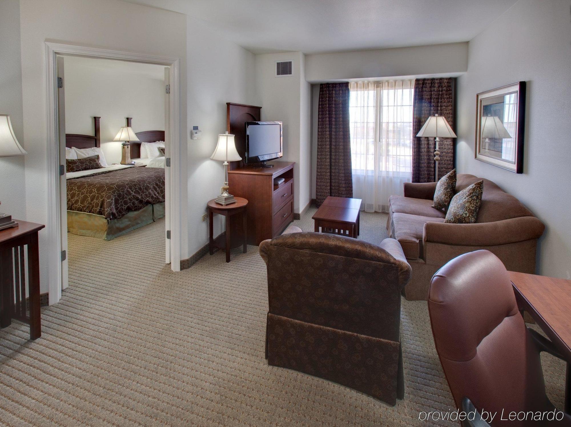 Staybridge Suites Rockford By Ihg Δωμάτιο φωτογραφία